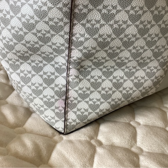 Kate Spade RARE EUC Classic Noel Print weekender tote bag with adjustable strap - Picture 14 of 16